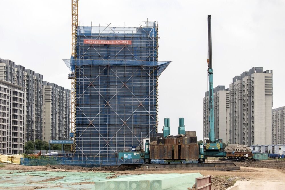 Faltered Residential buildings at the Wangjiang Mansion project, developed by Country Garden Holdings Co., in Yangzhou. (Bloomberg)