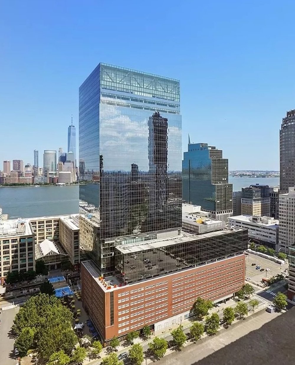 Situated in Jersey City’s waterfront district, Harborside 5 totals more than 1.5 million square feet and includes unobstructed views of Manhattan, a 1,150-spot parking garage, as well as a location adjacent to both Exchange Place PATH and ferry stations.