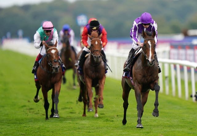 Continuous (right) winning the St Leger at Doncaster