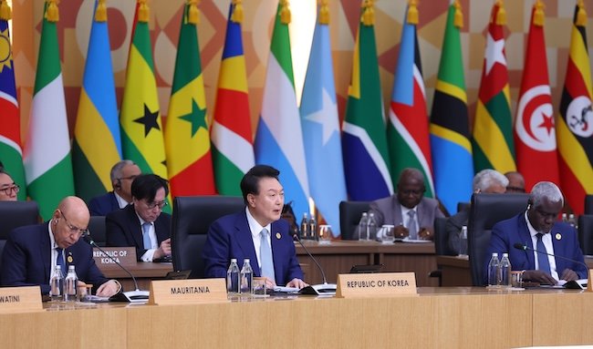 South Korean President Yoon Suk Yeol (C) delivers an opening speech during the 2024 Korea-Africa Summit at the Shilla Hotel in Seoul on June 4, 2024. (Image courtesy of Yonhap) 