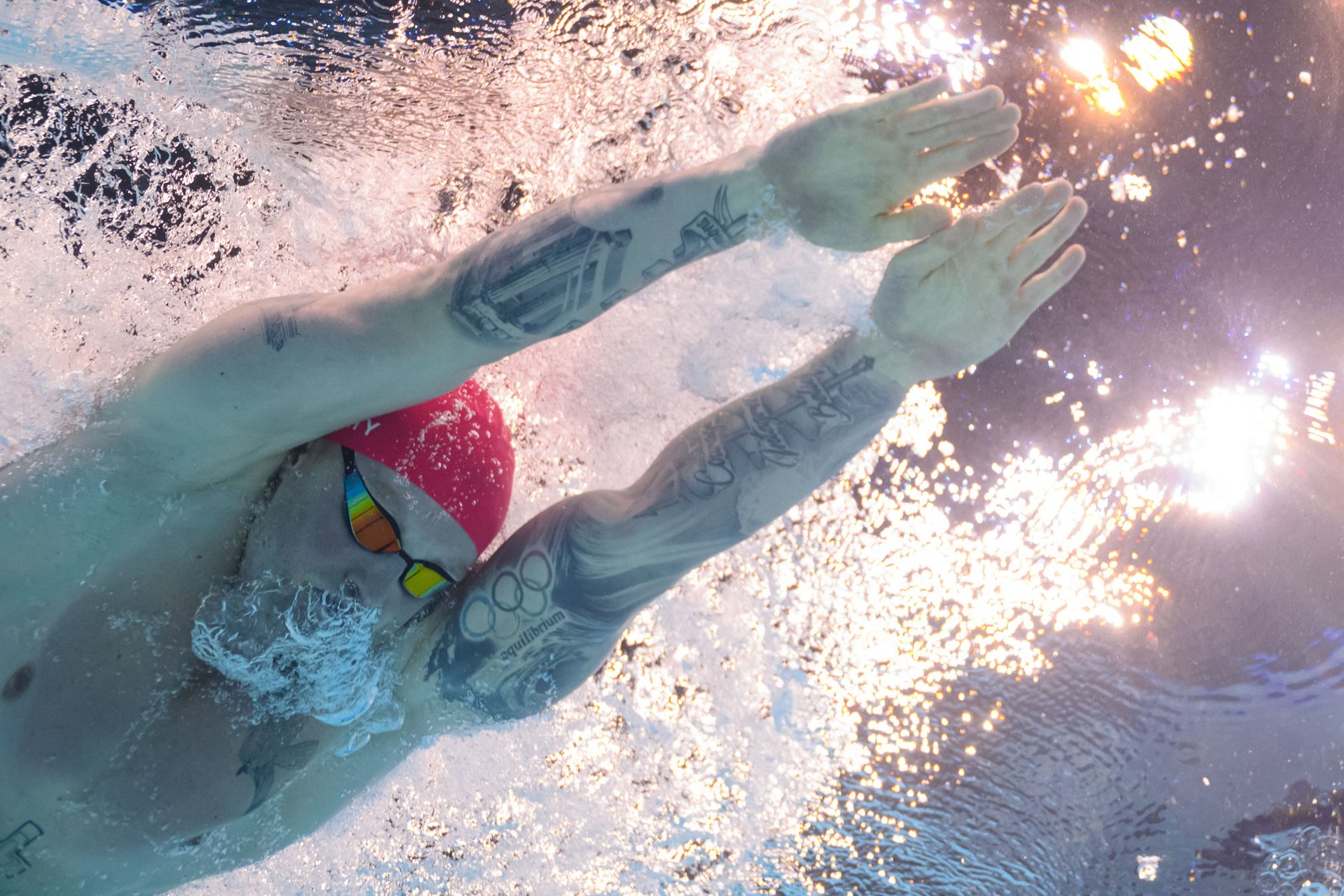 Adam Peaty swimming at La Defense Arena