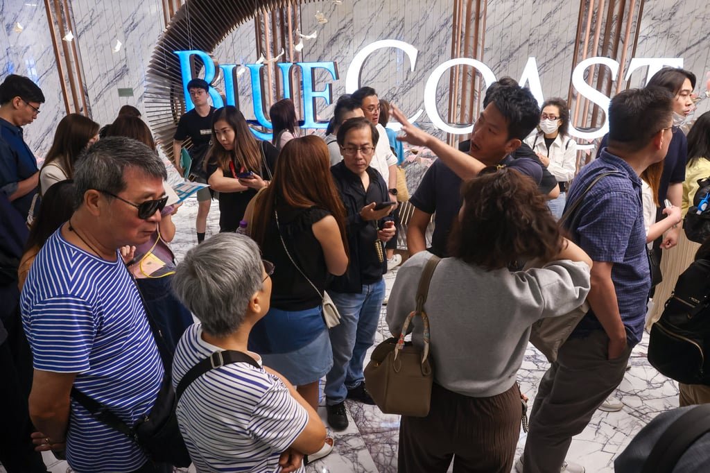 Prospective buyers swamp Blue Coast ll sales office at Fortune Metropolis in Hung Hom on October 19 2024. Photo: Jonathan Wong