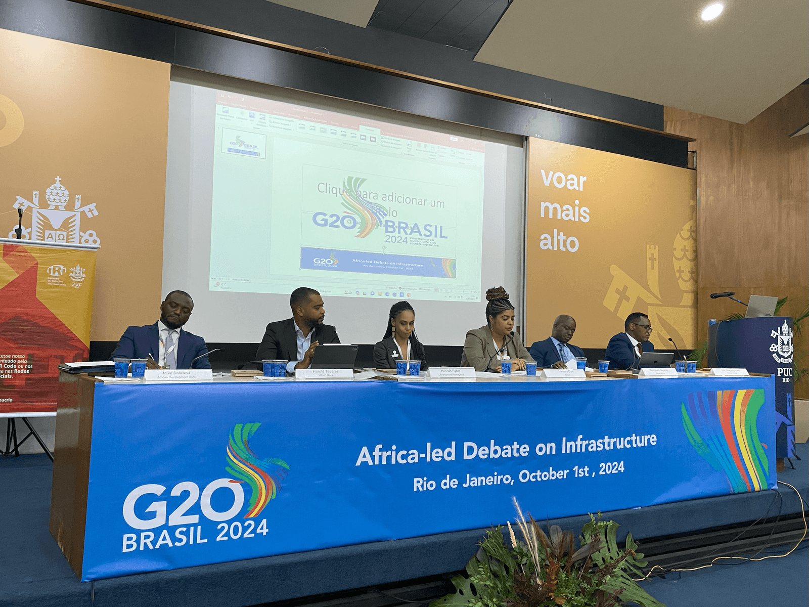 Mike Selawou, from AfDB; Harold Tavares, from the World Bank, Hannah Ryder, from Development Reimagined; Mariana Davi, from the Ministry of Finance of Brasil; Boitumelo Mashilo, from South Africa; and Eric Ntagengerwa, from the African Union, at an event promoted by G20 Brasil, in Rio de Janeiro. Photo: g20.org 