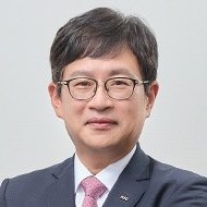 Park　Il-young,　CEO　of　KIC